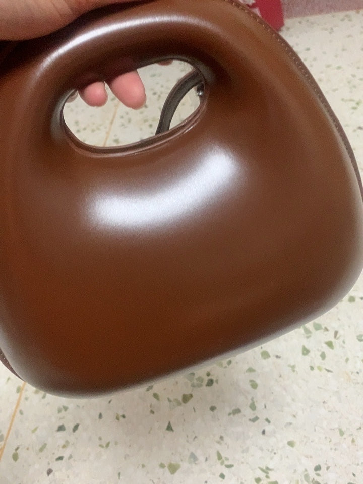 Bellachicha Kadın Yuvarlak Çanta - Retro Kabuk Tasarımlı El Çantası, Dört Bir Yandan Kapak ve Çapraz Taşıma Seçeneği ile