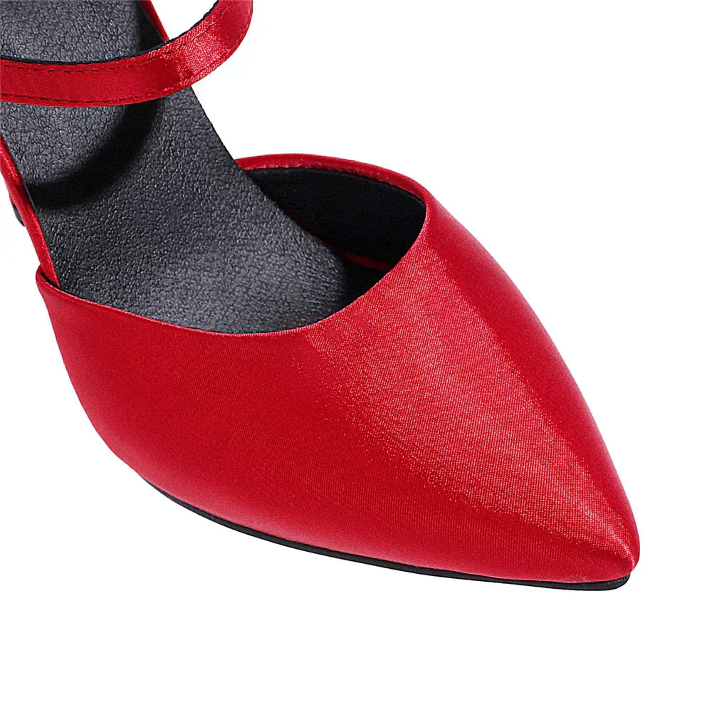 KADIN TARZ TOPUKLU AYAKKABI 155