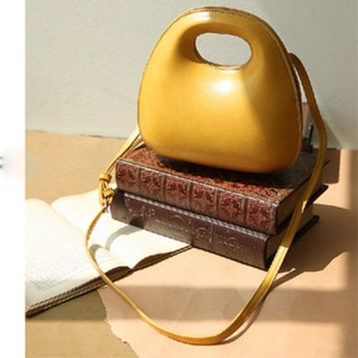Bellachicha Kadın Yuvarlak Çanta - Retro Kabuk Tasarımlı El Çantası, Dört Bir Yandan Kapak ve Çapraz Taşıma Seçeneği ile