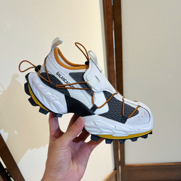 KADIN TARZ SPOR AYAKKABI 235