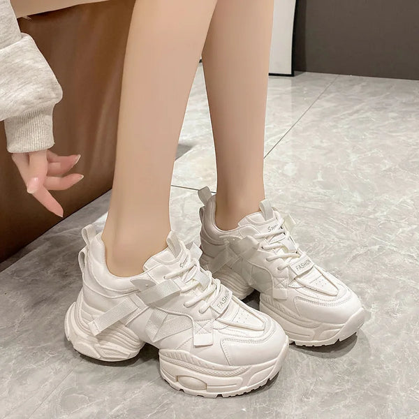 KADIN TARZ SPOR AYAKKABI 133