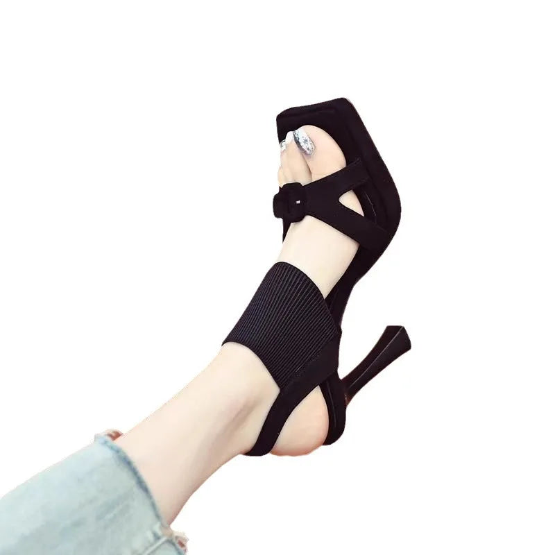 KADIN TARZ TOPUKLU AYAKKABI 263