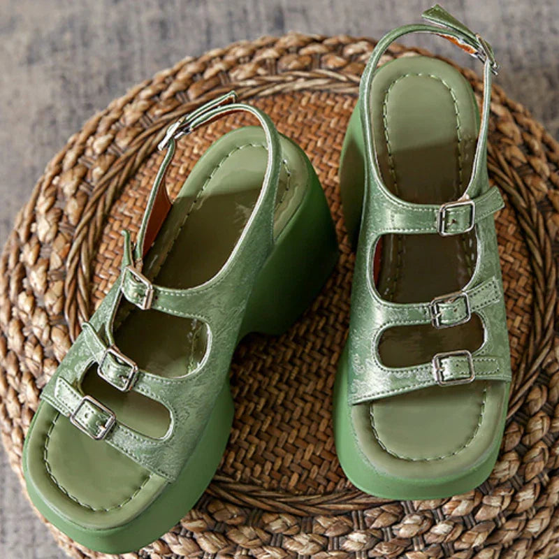 KADIN TARZ TOPUKLU AYAKKABI 223