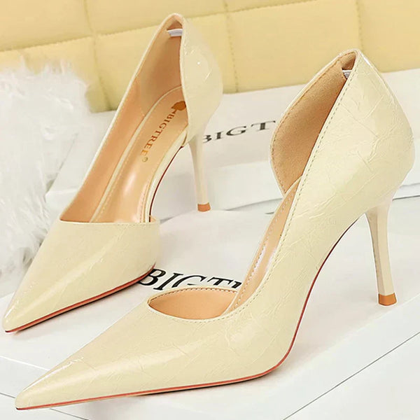 KADIN TARZ TOPUKLU AYAKKABI 169