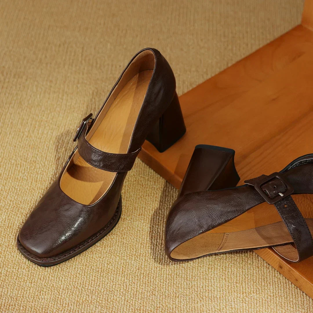 KADIN TARZ TOPUKLU AYAKKABI 172