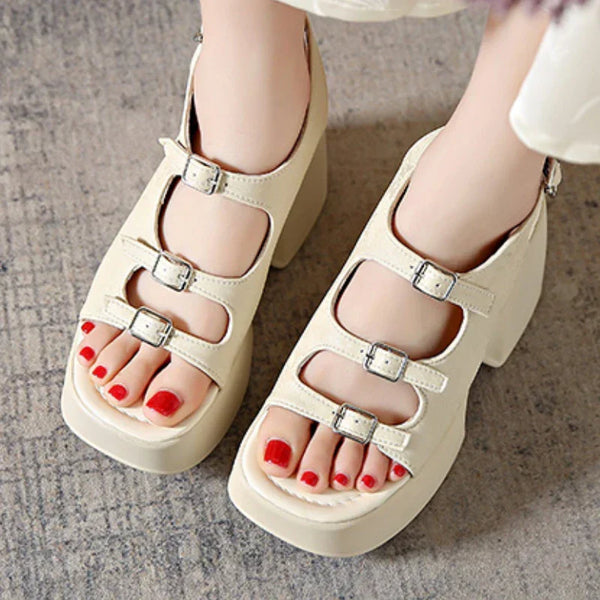 KADIN TARZ TOPUKLU AYAKKABI 223