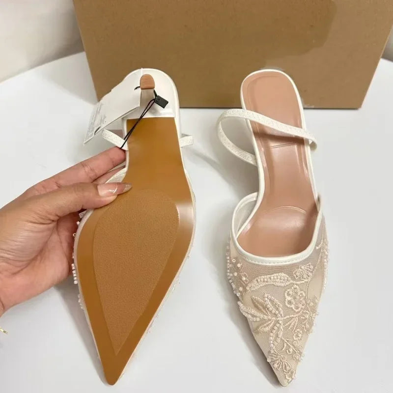 KADIN TARZ TOPUKLU AYAKKABI 226