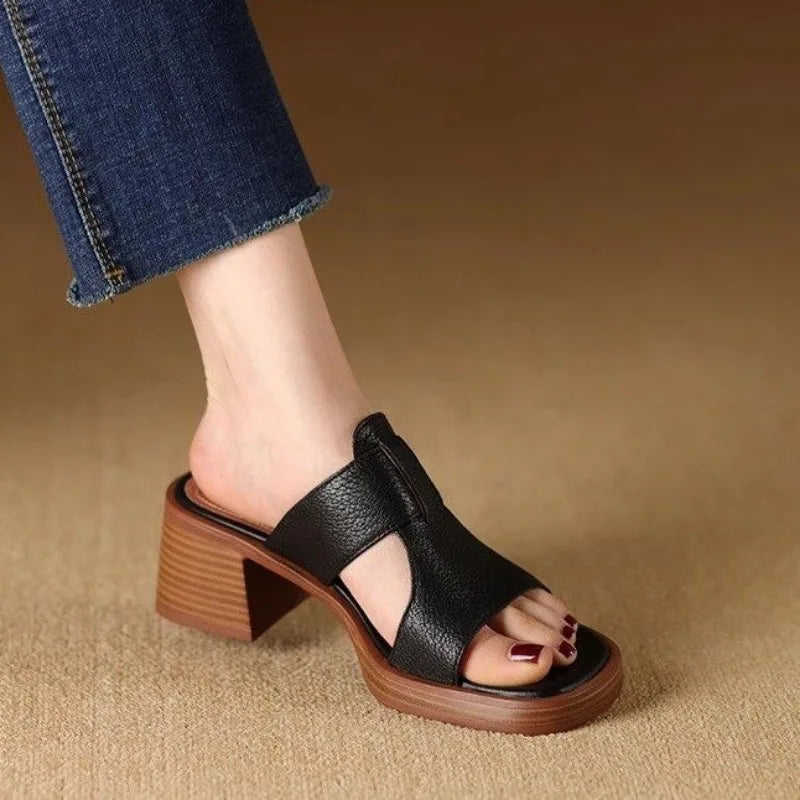 TUC235 KADIN TOPUKLU SANDALET