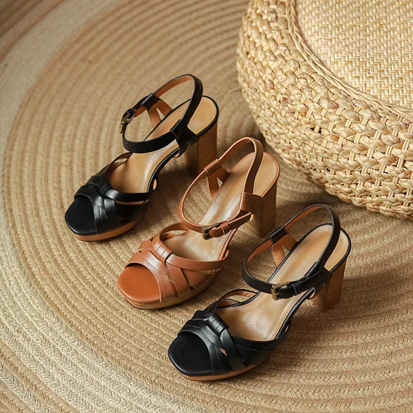 KADIN TARZ TOPUKLU AYAKKABI 266