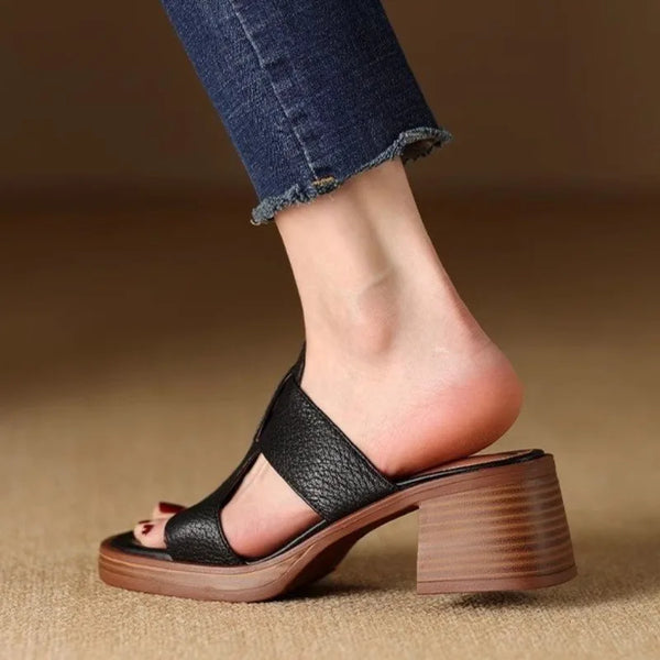 TUC235 KADIN TOPUKLU SANDALET