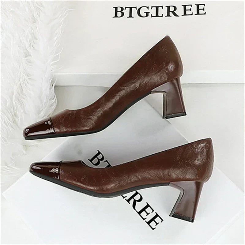 KADIN TARZ TOPUKLU AYAKKABI 179