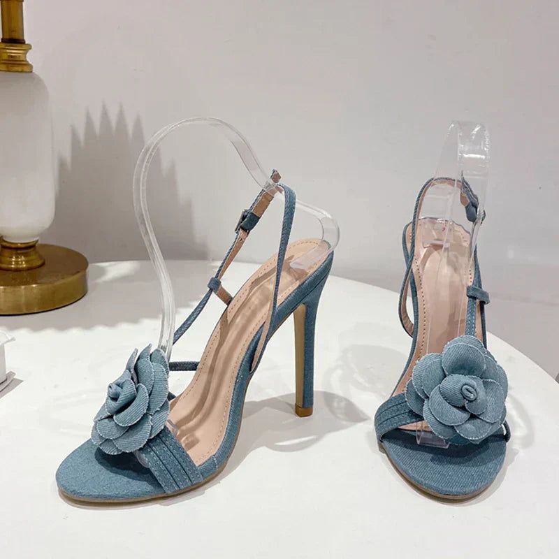 KADIN TARZ TOPUKLU AYAKKABI 129