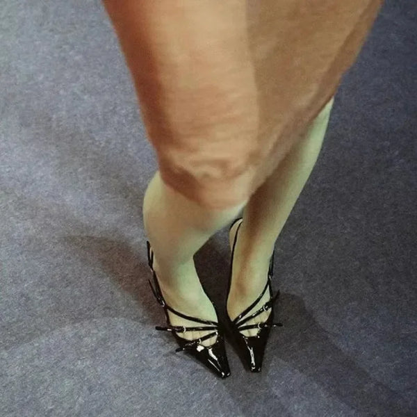 KADIN TARZ TOPUKLU AYAKKABI 148