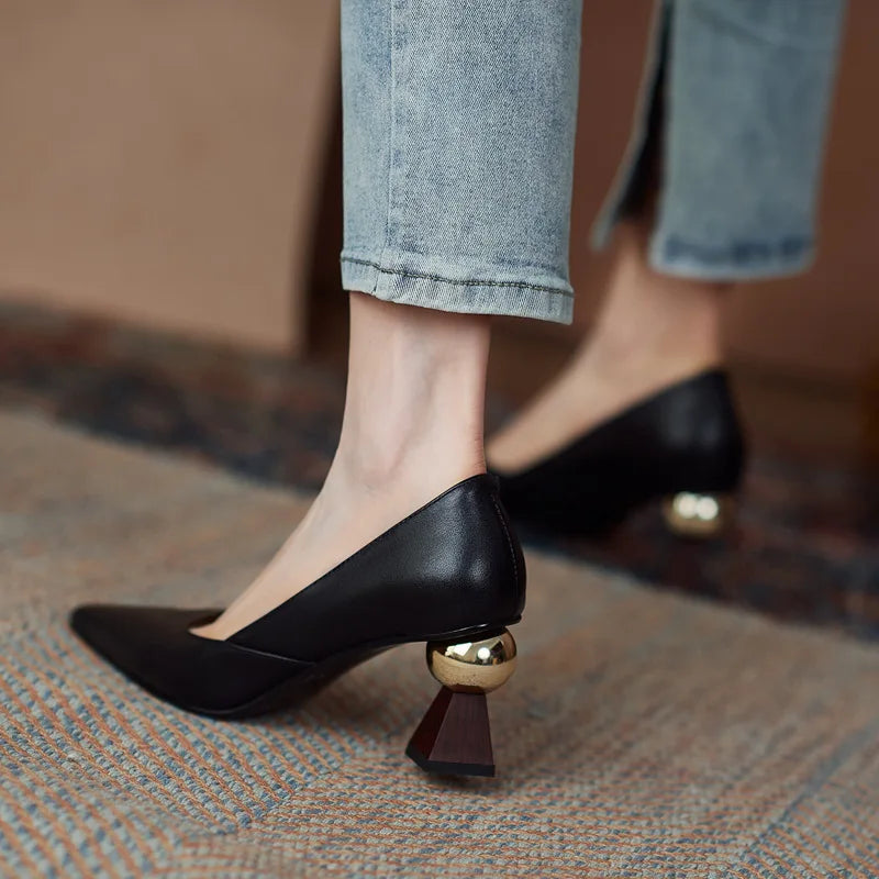 KADIN TARZ TOPUKLU AYAKKABI 110