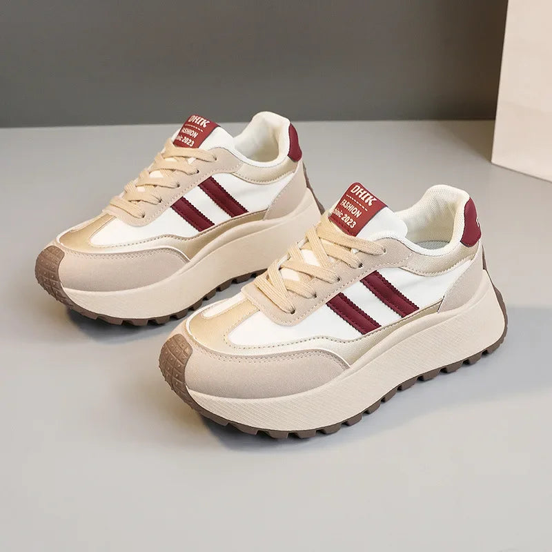 KADIN TARZ SPOR AYAKKABI 138