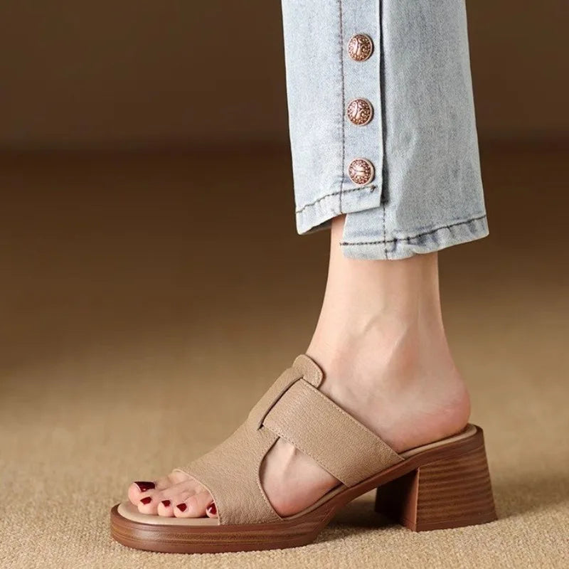 TUC235 KADIN TOPUKLU SANDALET