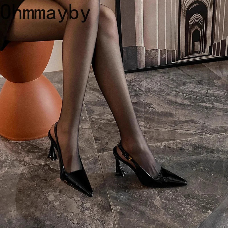 KADIN TARZ TOPUKLU AYAKKABI 154