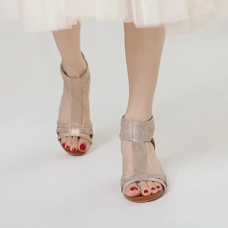 KADIN TARZ TOPUKLU AYAKKABI 269