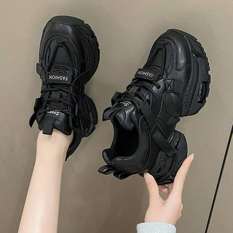 KADIN TARZ SPOR AYAKKABI 133