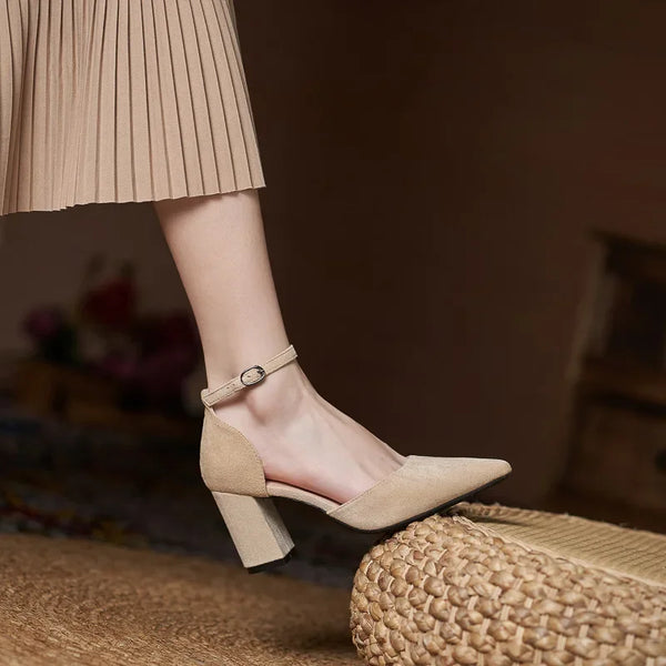 KADIN TARZ TOPUKLU AYAKKABI 158