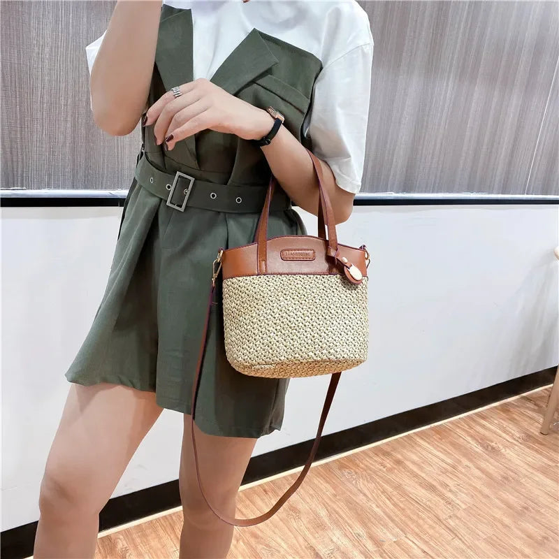 Bellachicha - Kadın Omuz Çantası, Örgü Desenli, PU Patchwork ve Tasarımcı Askı