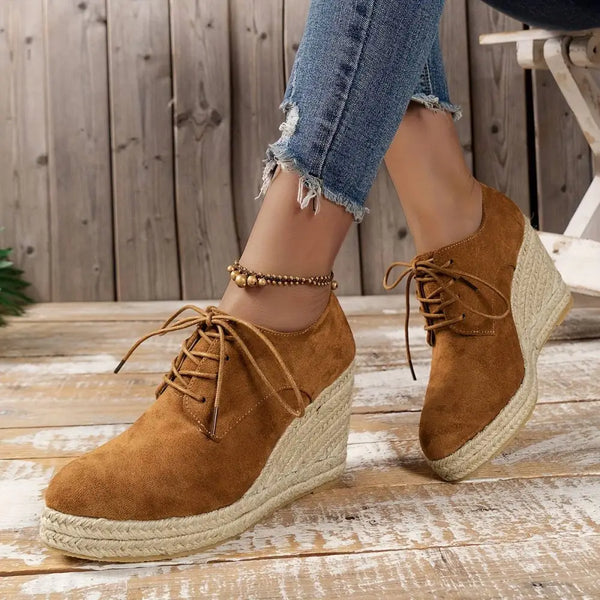 KADIN TARZ TOPUKLU AYAKKABI 207