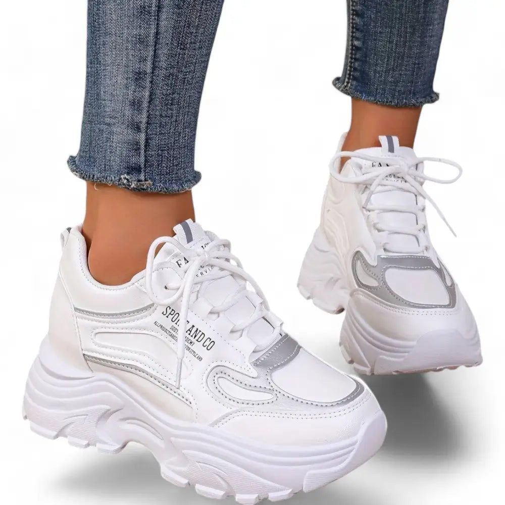 KADIN TARZ SPOR AYAKKABI 200