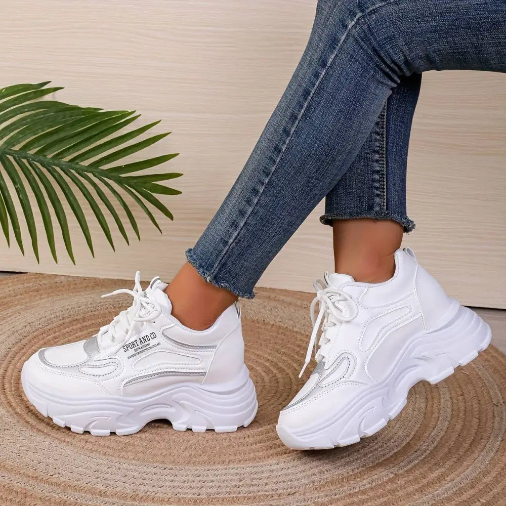 KADIN TARZ SPOR AYAKKABI 200