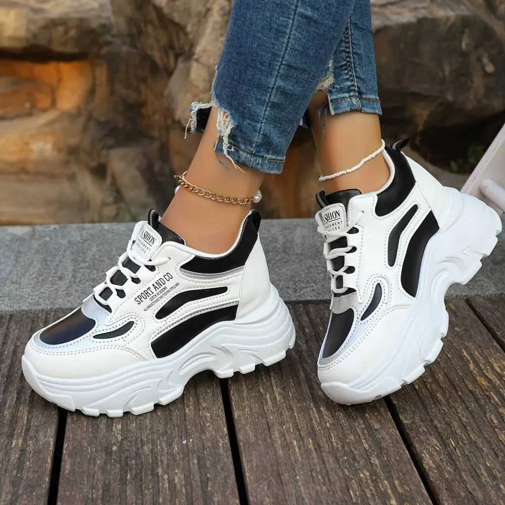 KADIN TARZ SPOR AYAKKABI 200