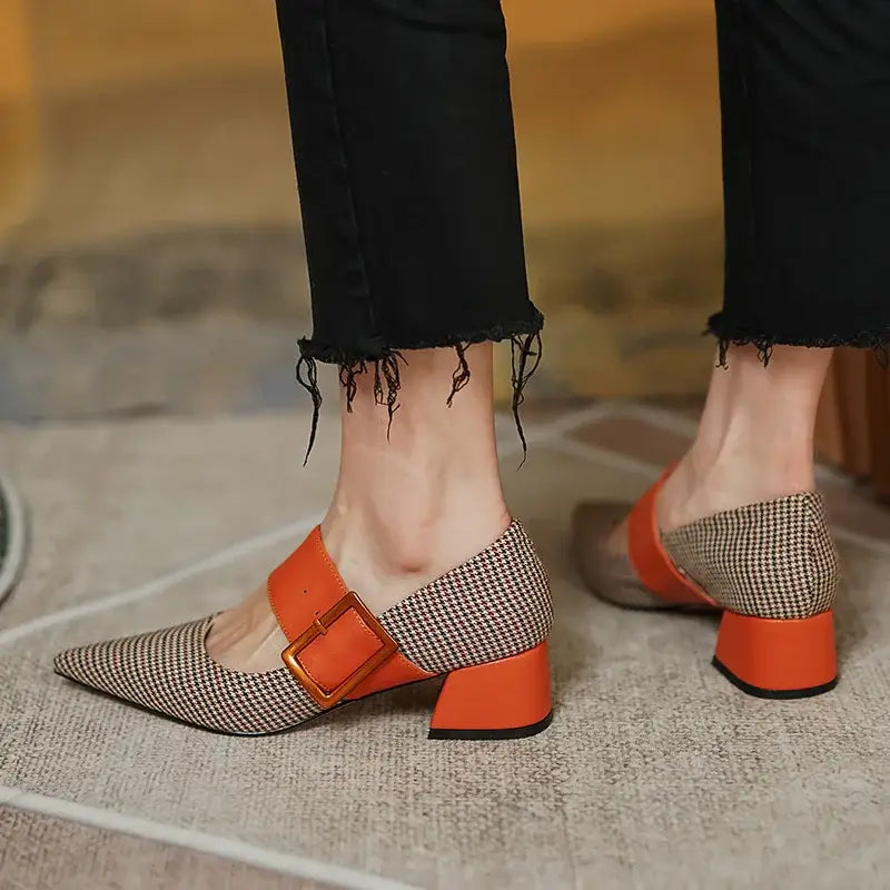 KADIN TARZ TOPUKLU AYAKKABI 200