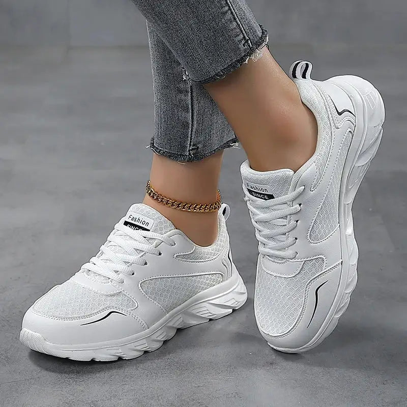 KADIN TARZ SPOR AYAKKABI 150