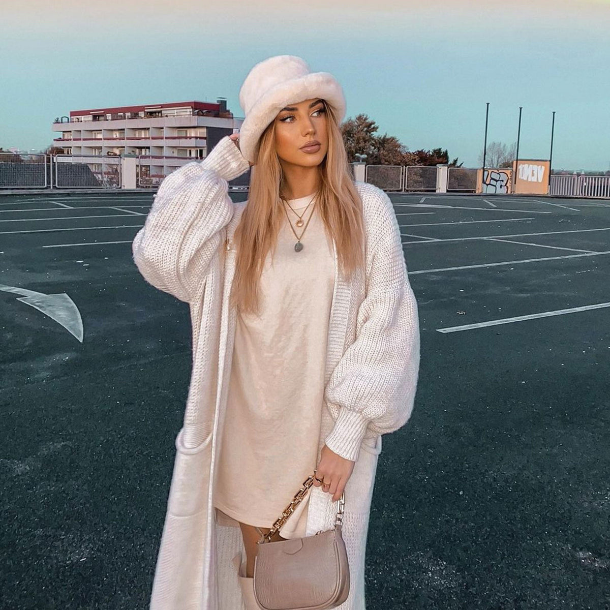 Leilani uzun Bej