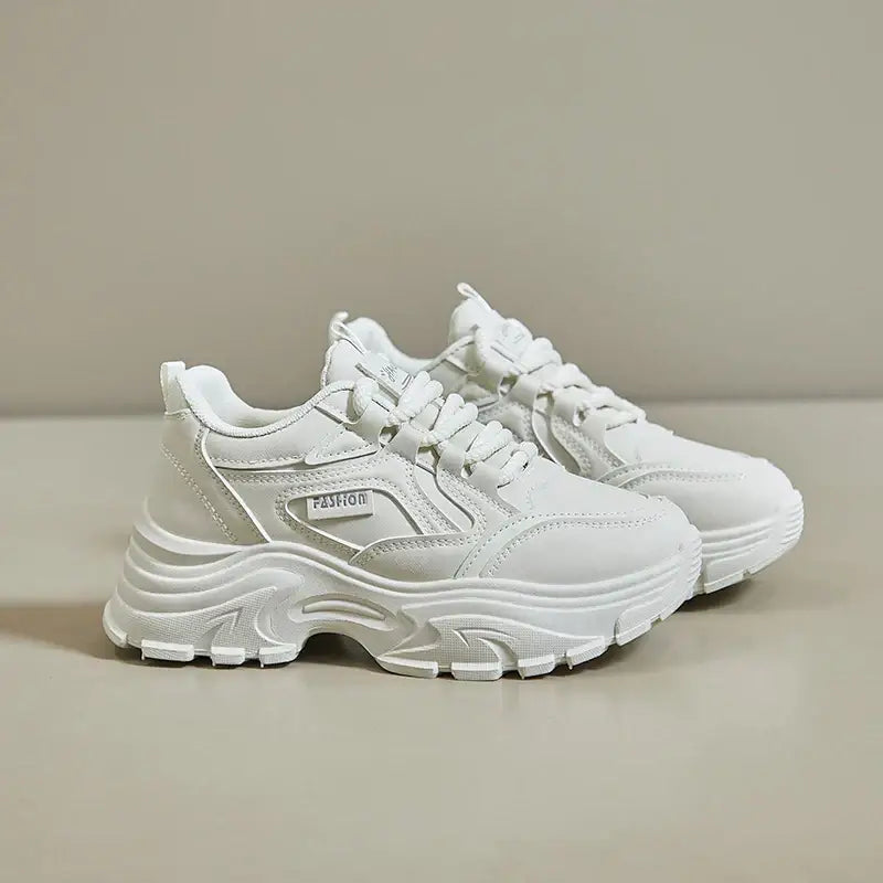 KADIN TARZ SPOR AYAKKABI 154