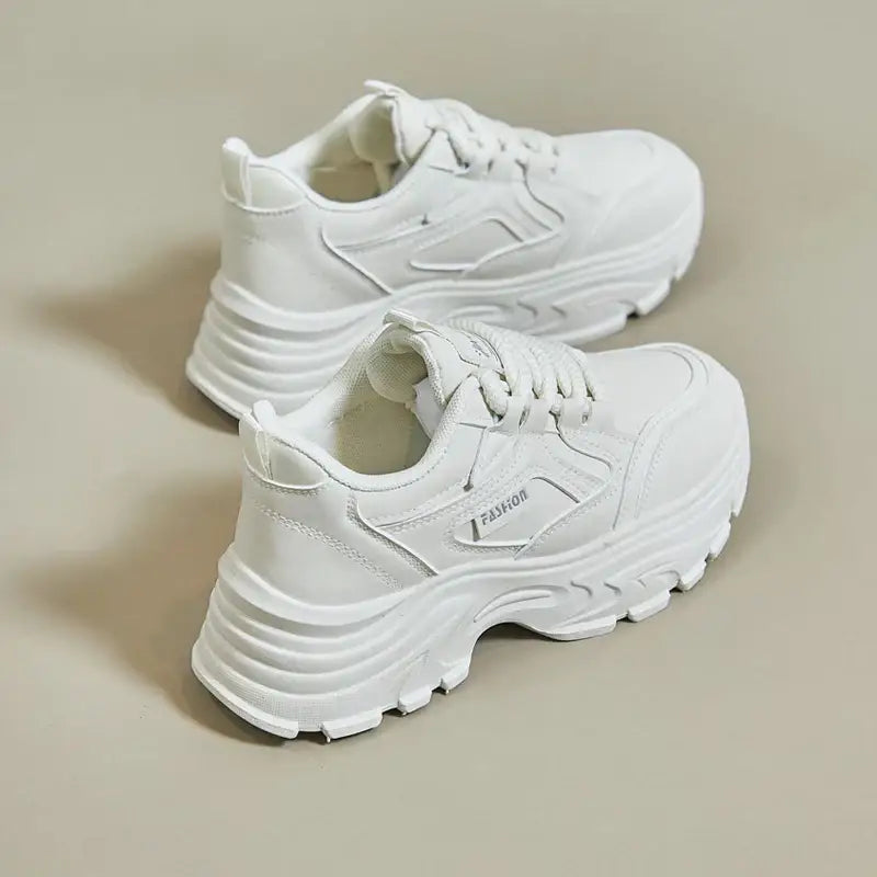 KADIN TARZ SPOR AYAKKABI 154