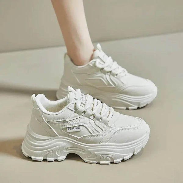 KADIN TARZ SPOR AYAKKABI 154