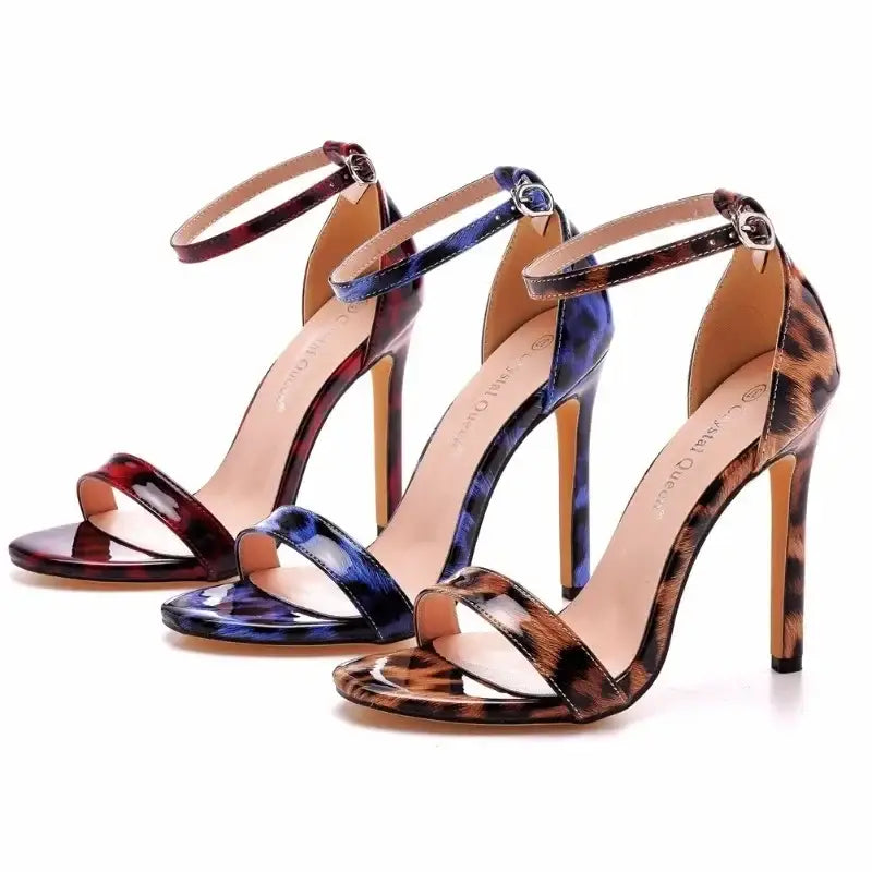 KADIN TARZ TOPUKLU AYAKKABI 194