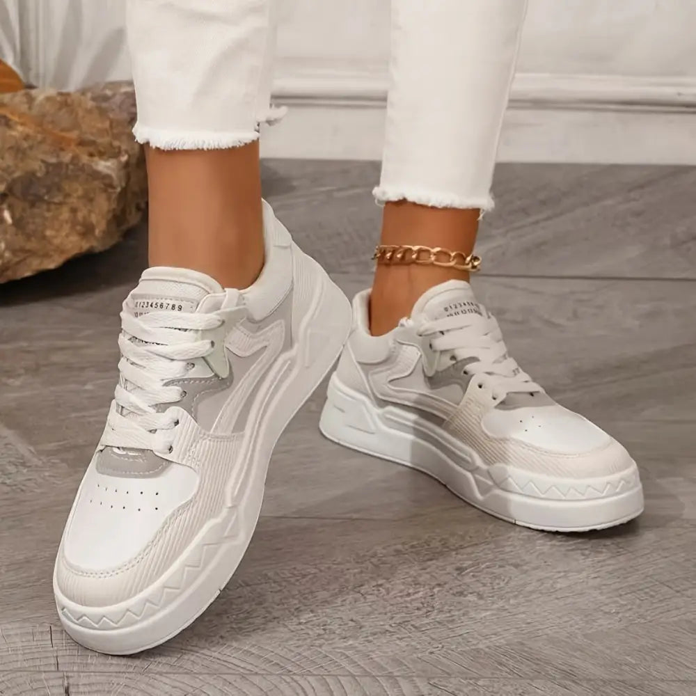 KADIN TARZ SPOR AYAKKABI 181