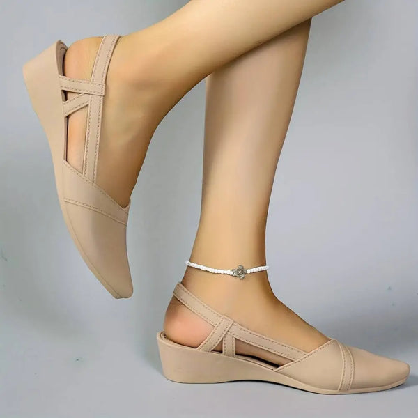 KADIN TARZ TOPUKLU AYAKKABI 213