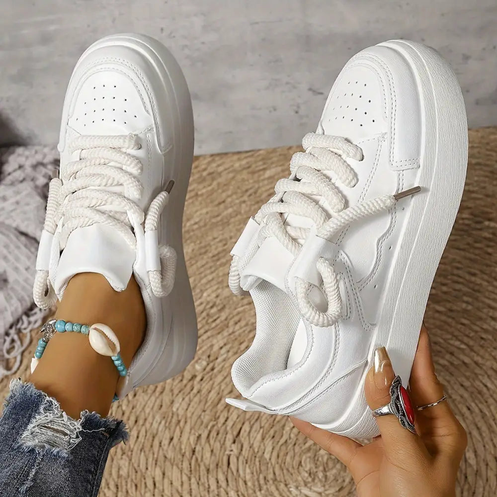 KADIN TARZ SPOR AYAKKABI 195