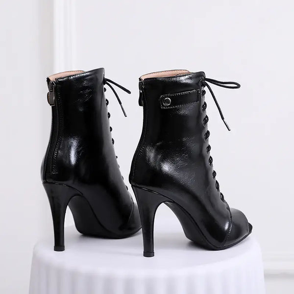 KADIN TARZ TOPUKLU AYAKKABI 201