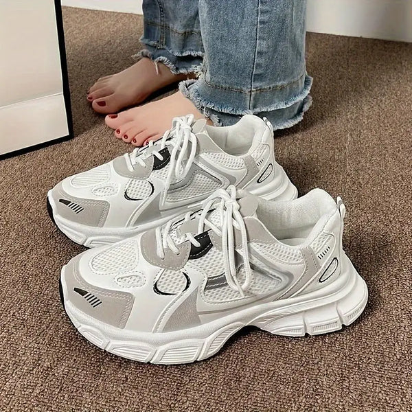 KADIN TARZ SPOR AYAKKABI 136