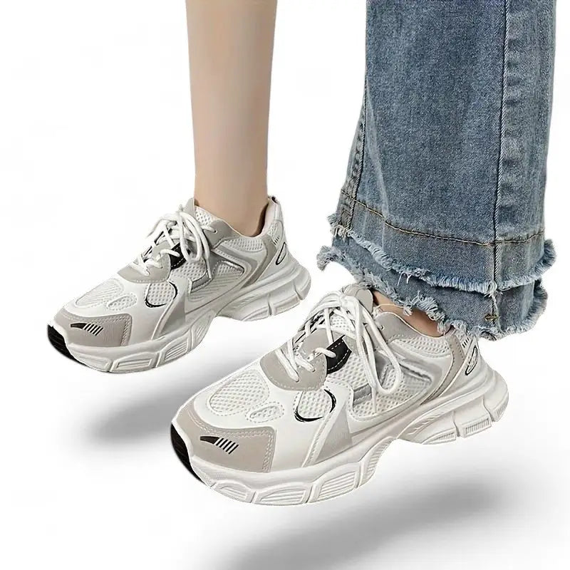 KADIN TARZ SPOR AYAKKABI 136