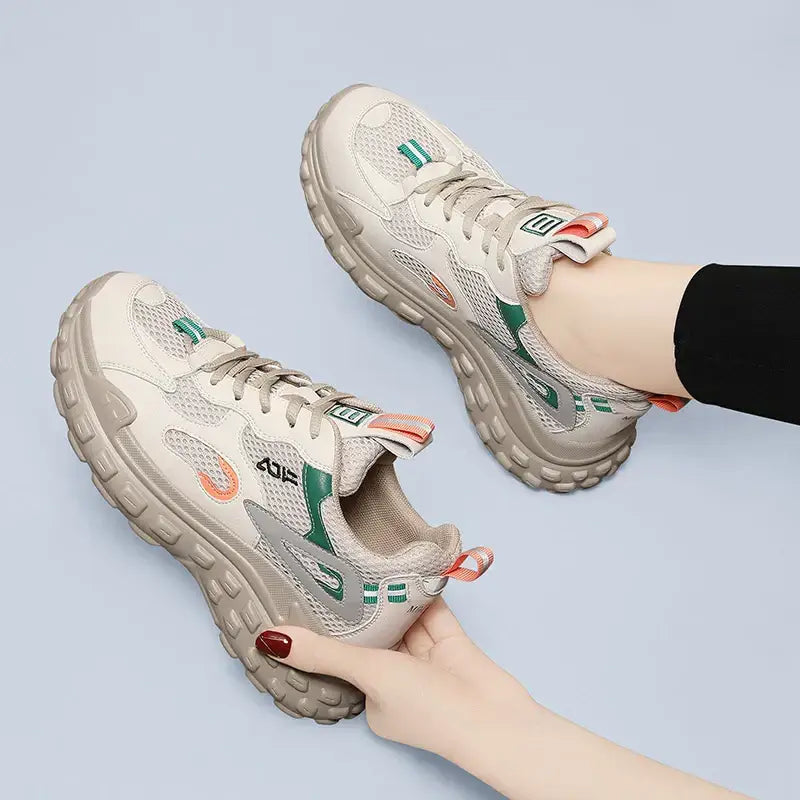 KADIN TARZ SPOR AYAKKABI 184