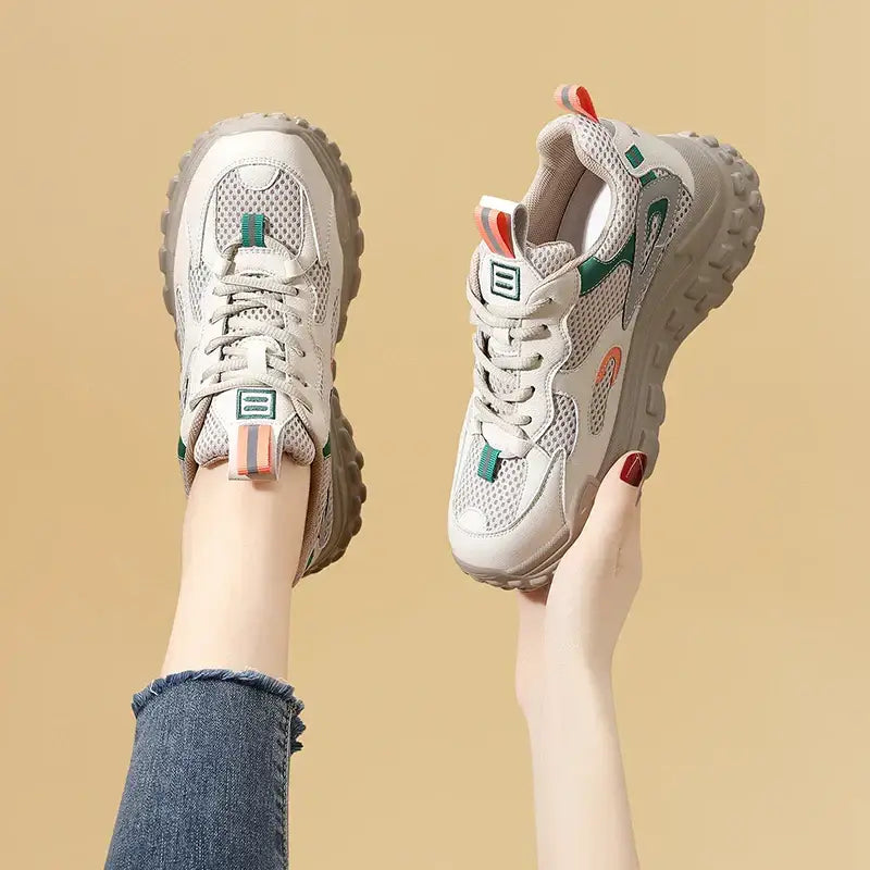 KADIN TARZ SPOR AYAKKABI 184