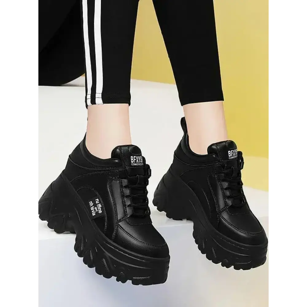 KADIN TARZ SPOR AYAKKABI 183